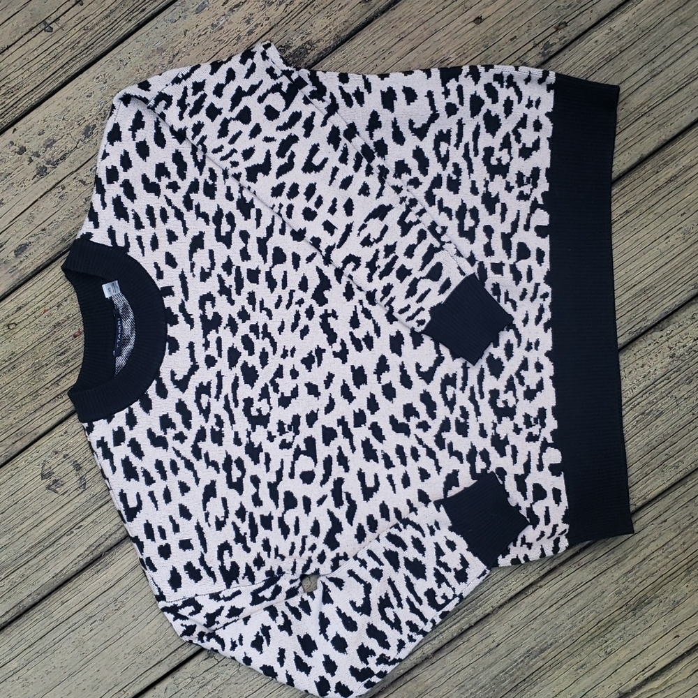 TTahari oversized animal print crew neck sweater
